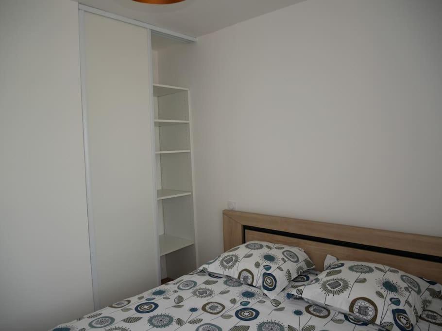 Logement Lumineux Avec Terrasse ลารอช-ซูร์-ยง ภายนอก รูปภาพ