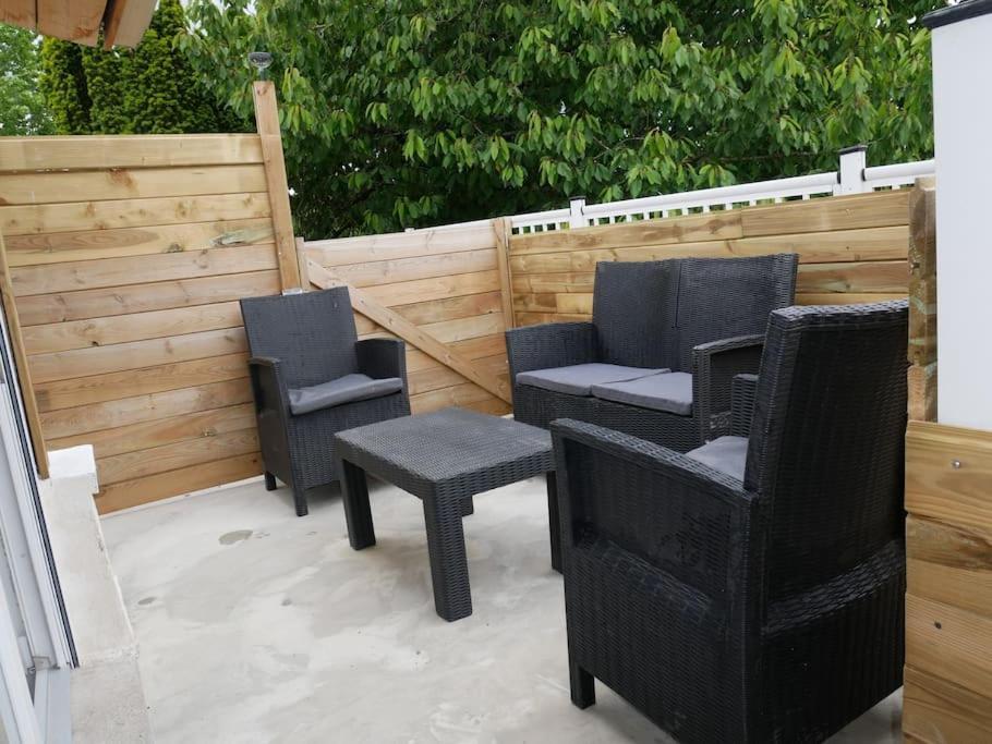 Logement Lumineux Avec Terrasse ลารอช-ซูร์-ยง ภายนอก รูปภาพ
