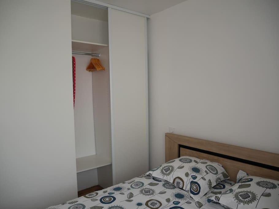Logement Lumineux Avec Terrasse ลารอช-ซูร์-ยง ภายนอก รูปภาพ